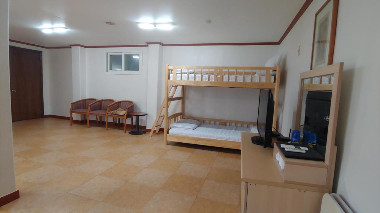 红房子汽车旅馆 束草市 外观 照片