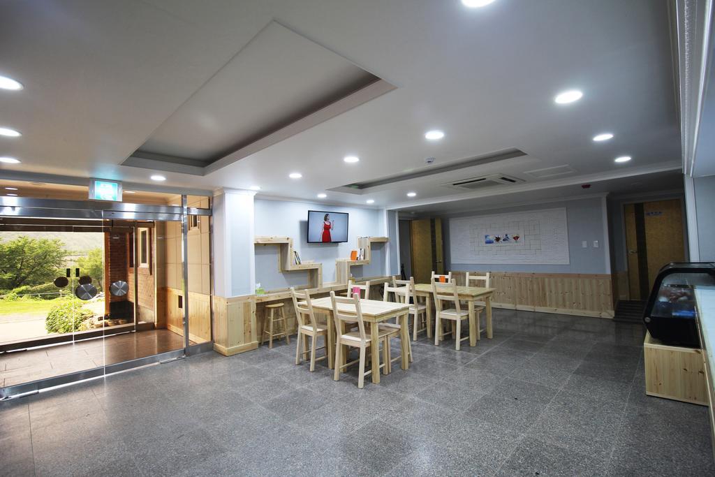 红房子汽车旅馆 束草市 外观 照片